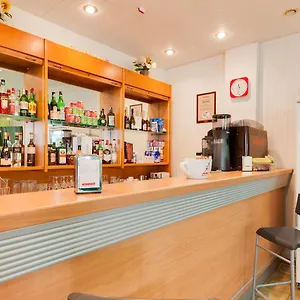Nevia Hotel